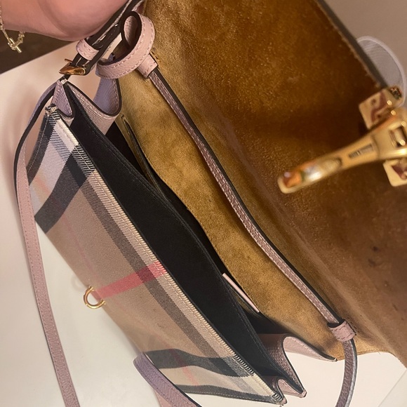 Burberry authentic purse - Picture 2 of 3